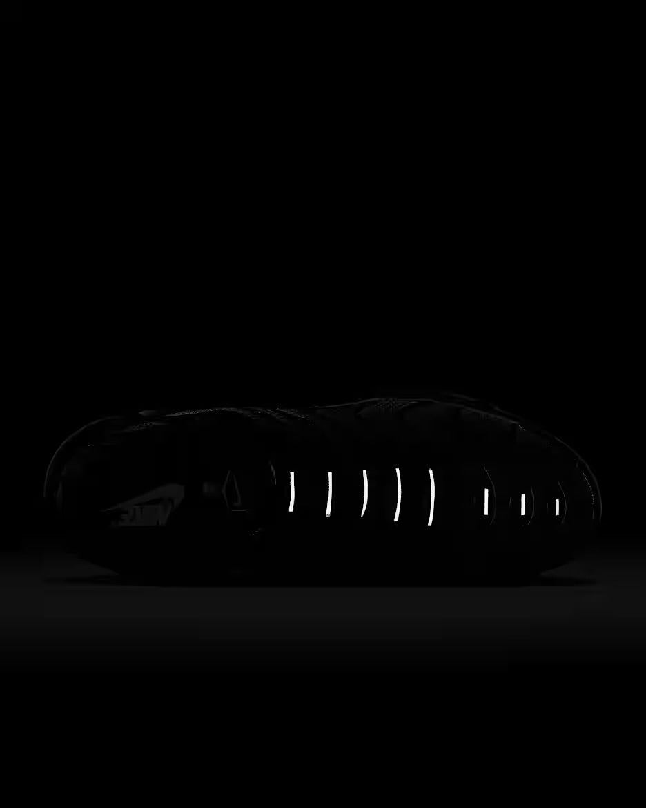 Nike Air Max Plus TN - Triple Black Reflective